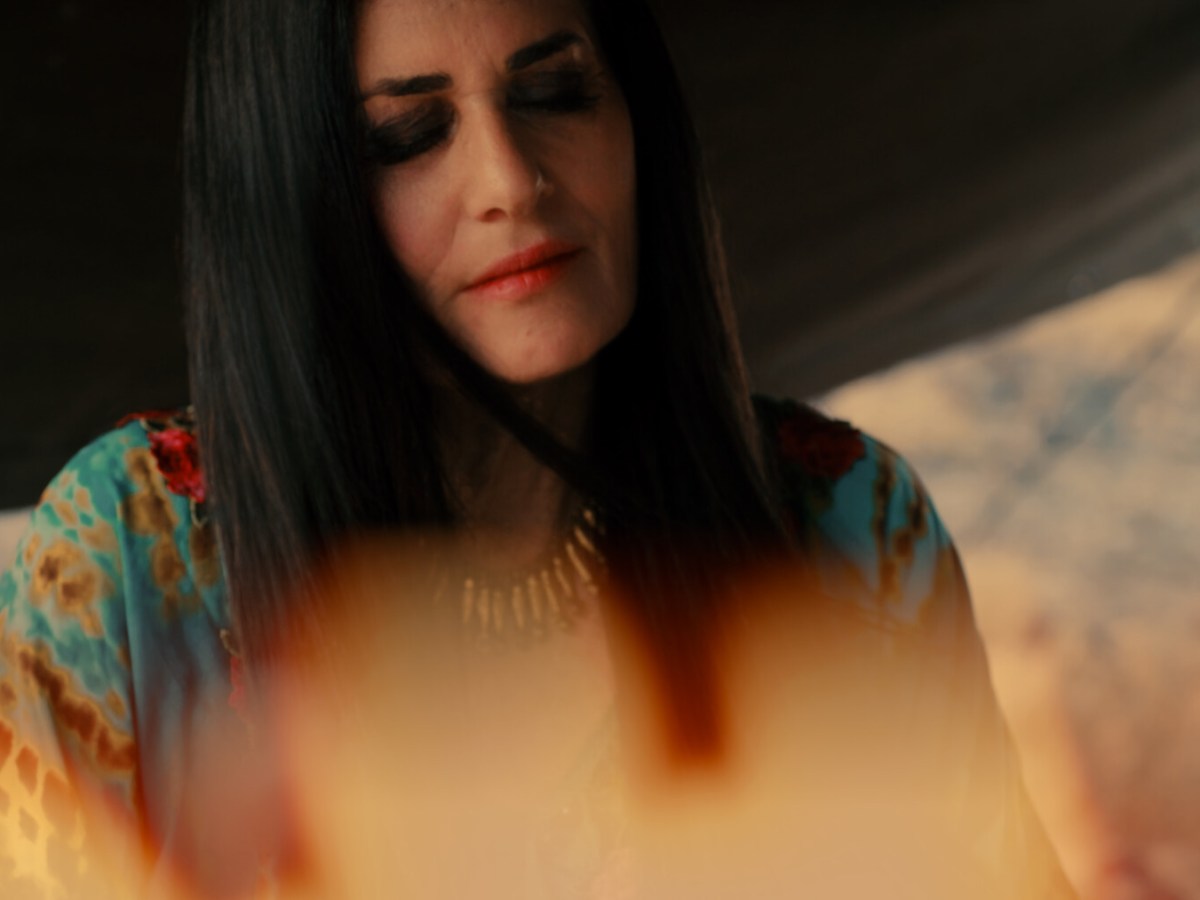 Caress The Moon – dir. Alexis Evelyn