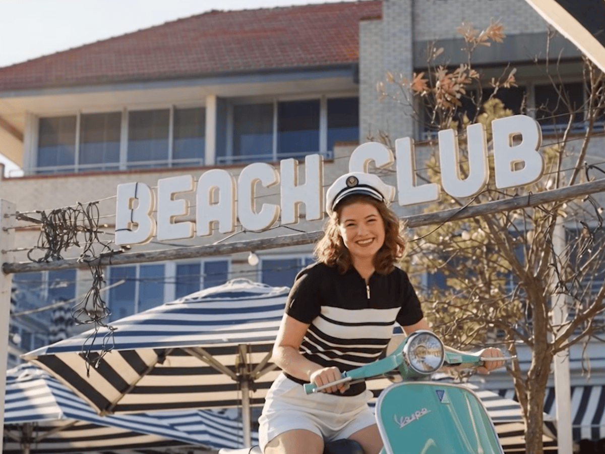 Oui! Club Mix – dir. David Alwin Glenn