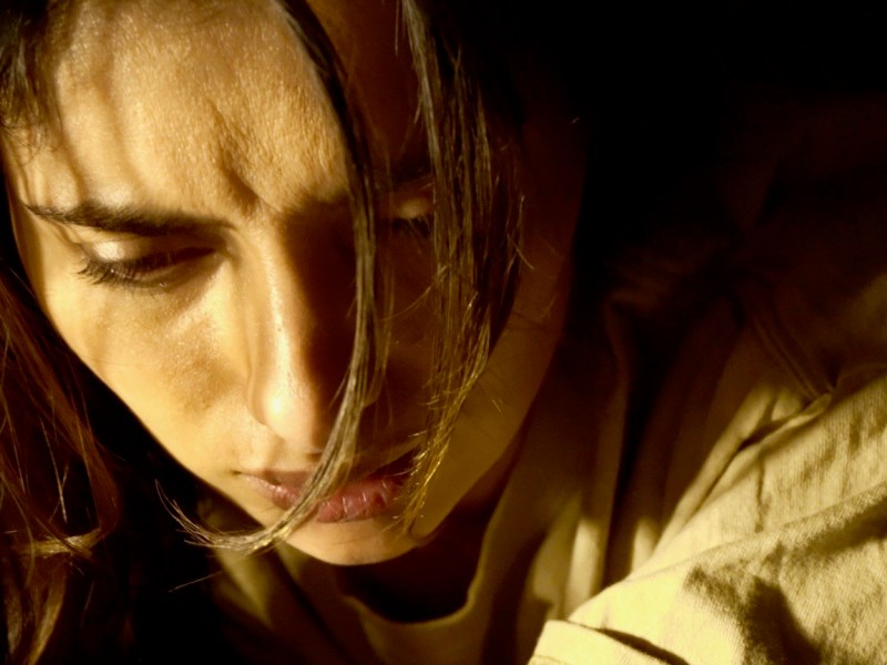 We are Never Alone – dir. Michel Pascal